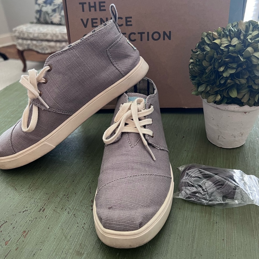 Tom’s Bota sneakers
